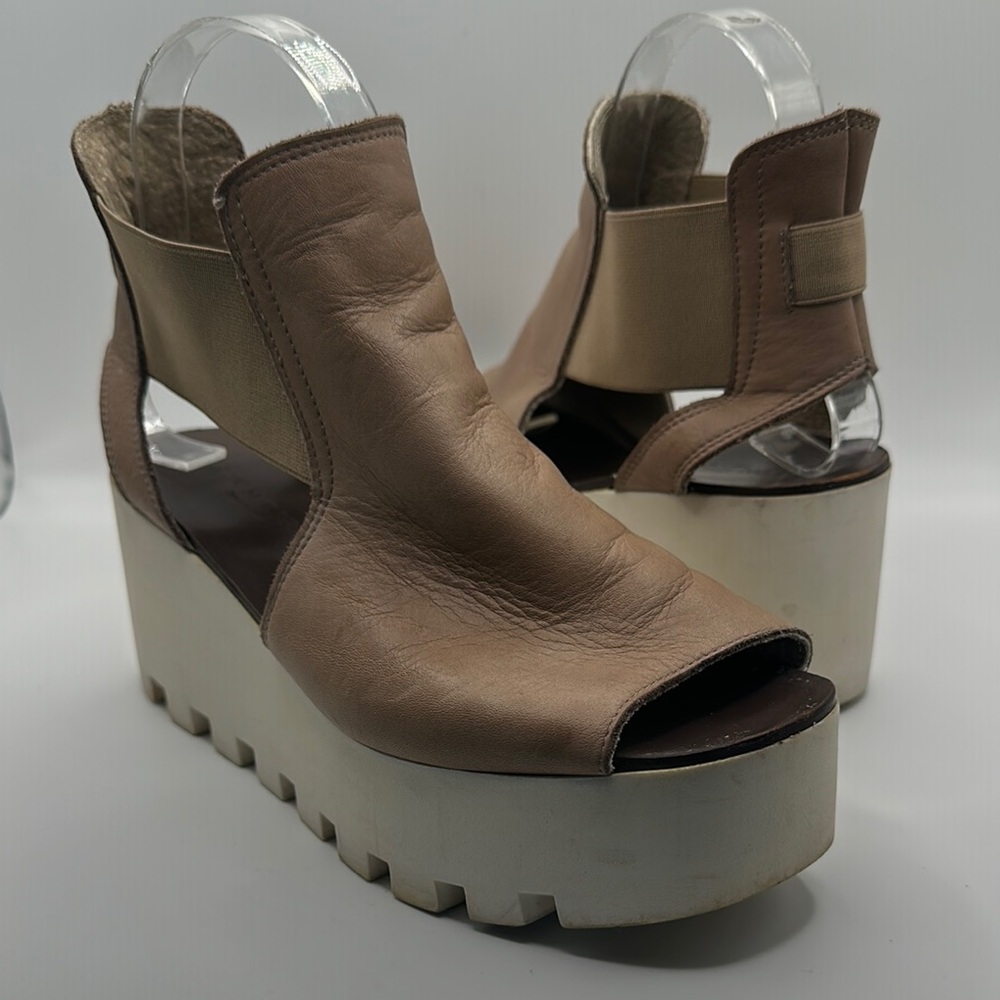 Platform Peep-Toe Leather Wedge Sandals - Taupe - Picture 2 of 10